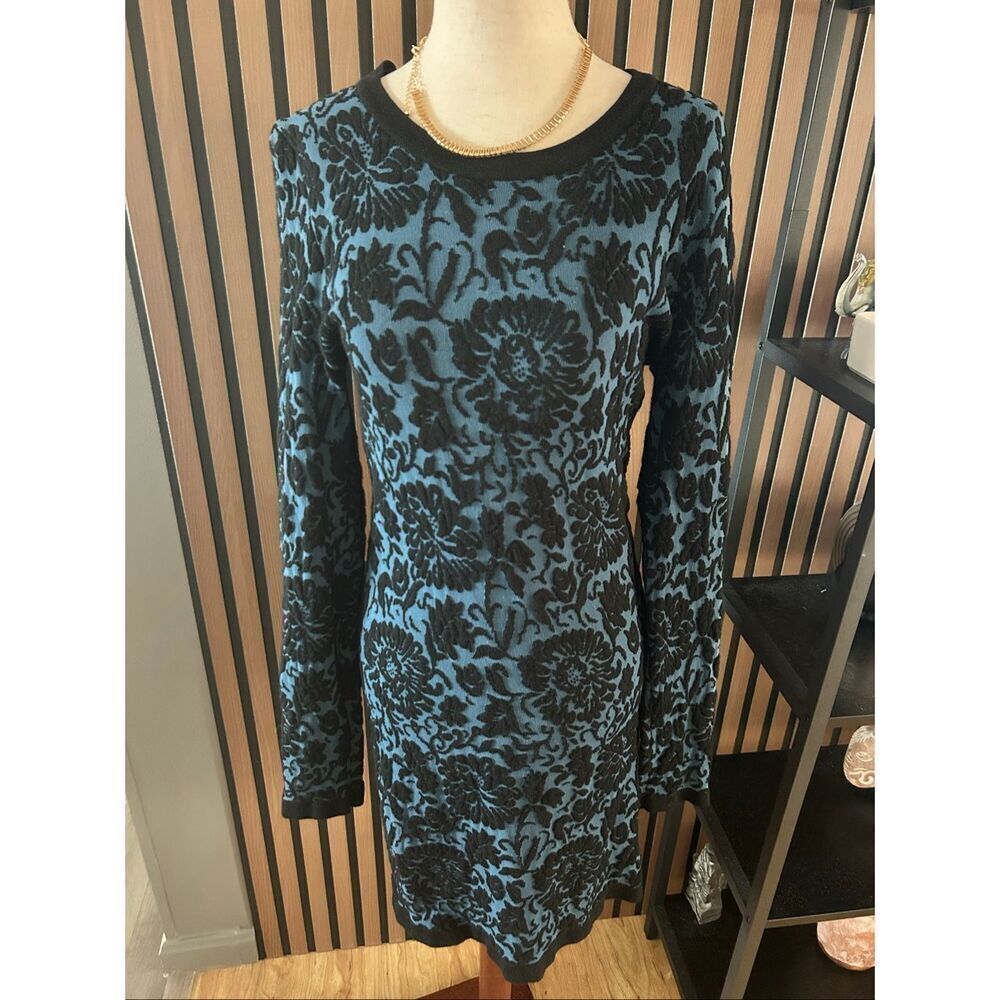 Forever 21 sweater dress size M blue and black stretchy comfy